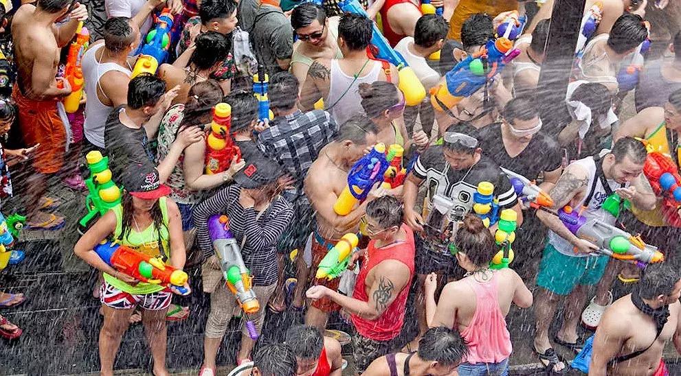 2019泰国泼水节视频,2024年泰国泼水节攻略