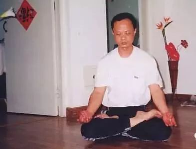 双盘腿的好处和功效,双盘腿对女性的好处