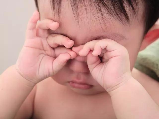 宝宝脚趾甲往肉里长怎么剪,宝宝脚趾甲长到肉里怎么办