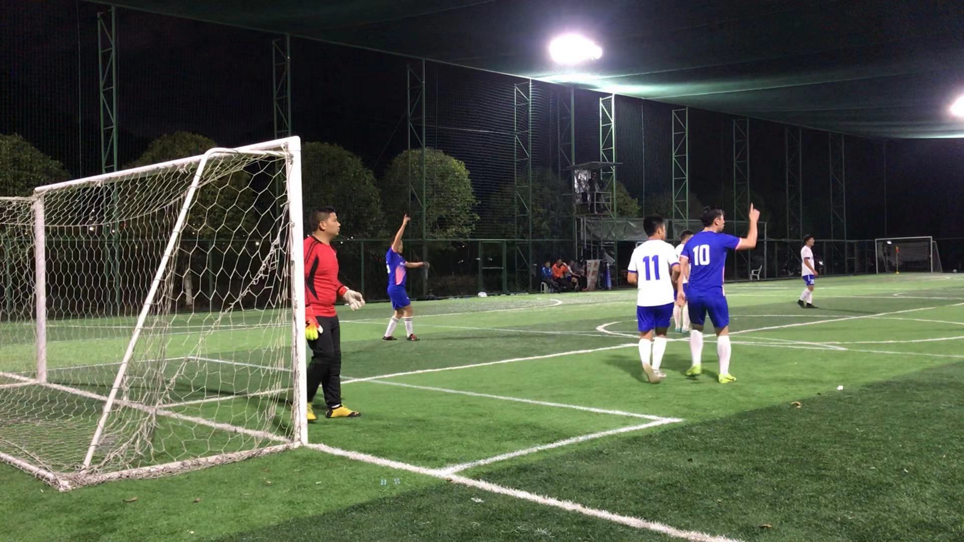 贵阳市壹城足球队,上场就要全力以赴的去拼每一个球