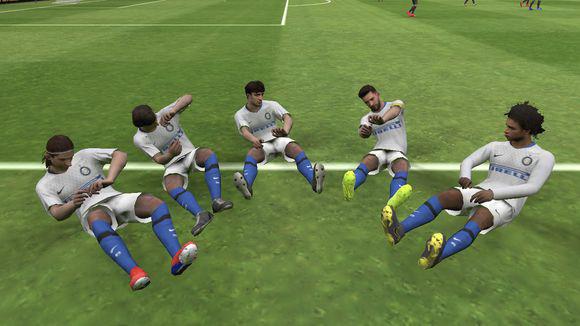 实况足球高光c罗闪耀5次,实况足球庆祝动作c罗跟内马尔