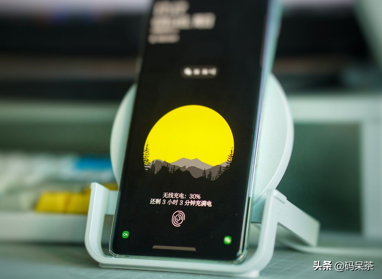 笔记本外接显示器桌面怎么摆放,笔记本外接显示器怎么美化屏幕