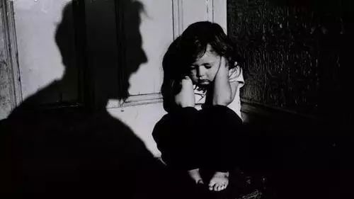 恬静漂亮如她,居然亲手杀死了自己孩子