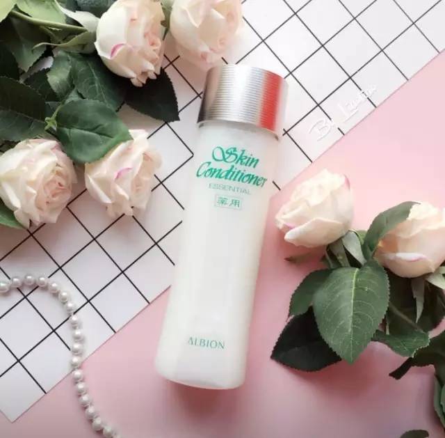 秋冬季收缩毛孔爽肤水推荐,保湿美白改善皮肤干燥的爽肤水