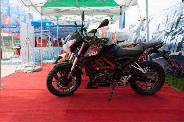 国产小黄龙250,小黄龙250新款和老款区别