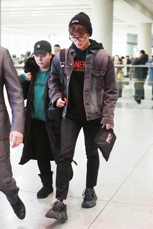 杨幂唐嫣都在穿的鞋子,巴黎世家袜子鞋杨幂同款