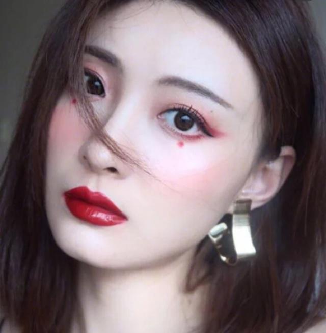 桃花眼的女人二十种眼型图解,桃花眼最漂亮的眼型