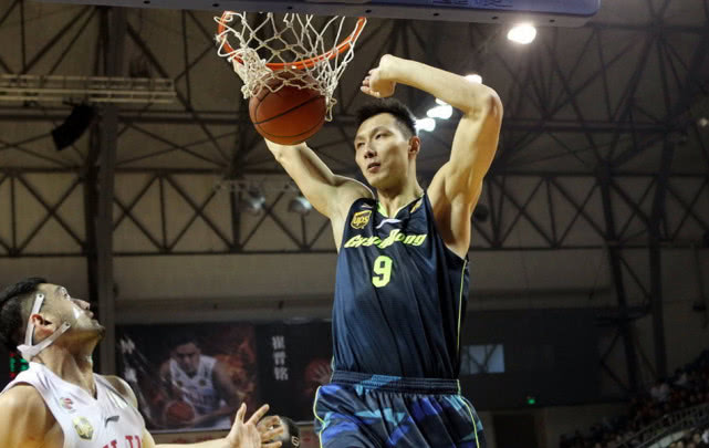 cba广东宏远周琦赛后解读,杜锋训话周琦