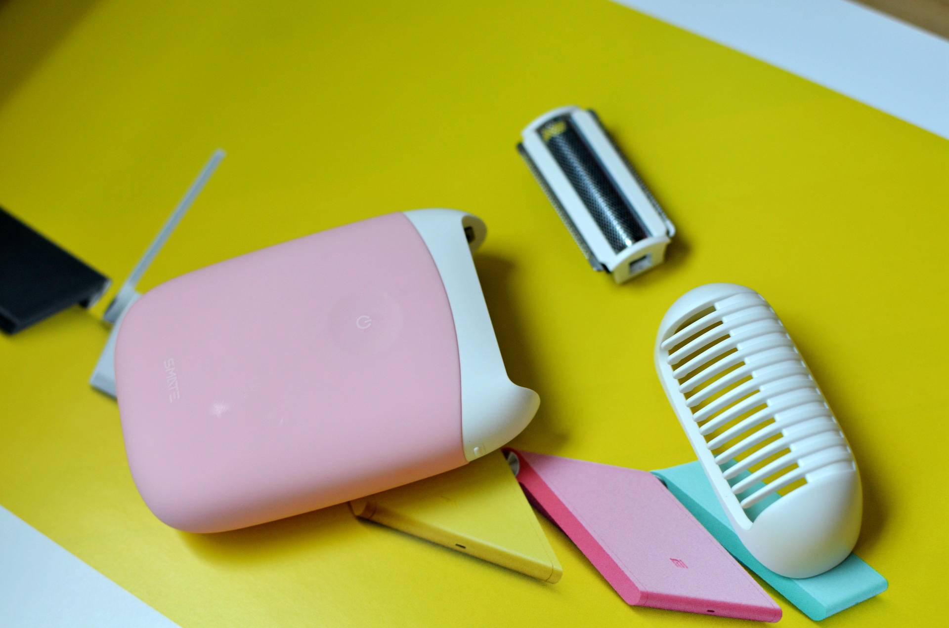 小米电动剃须刀和须眉剃须刀对比,小米须眉灵动三刀头剃须刀评测