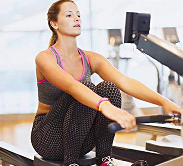 划船健身器材正确使用,划船机健身的正确方法