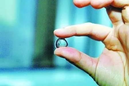 长期戴隐形眼镜角膜会不会薄,科普长期戴眼镜鼻梁会塌吗