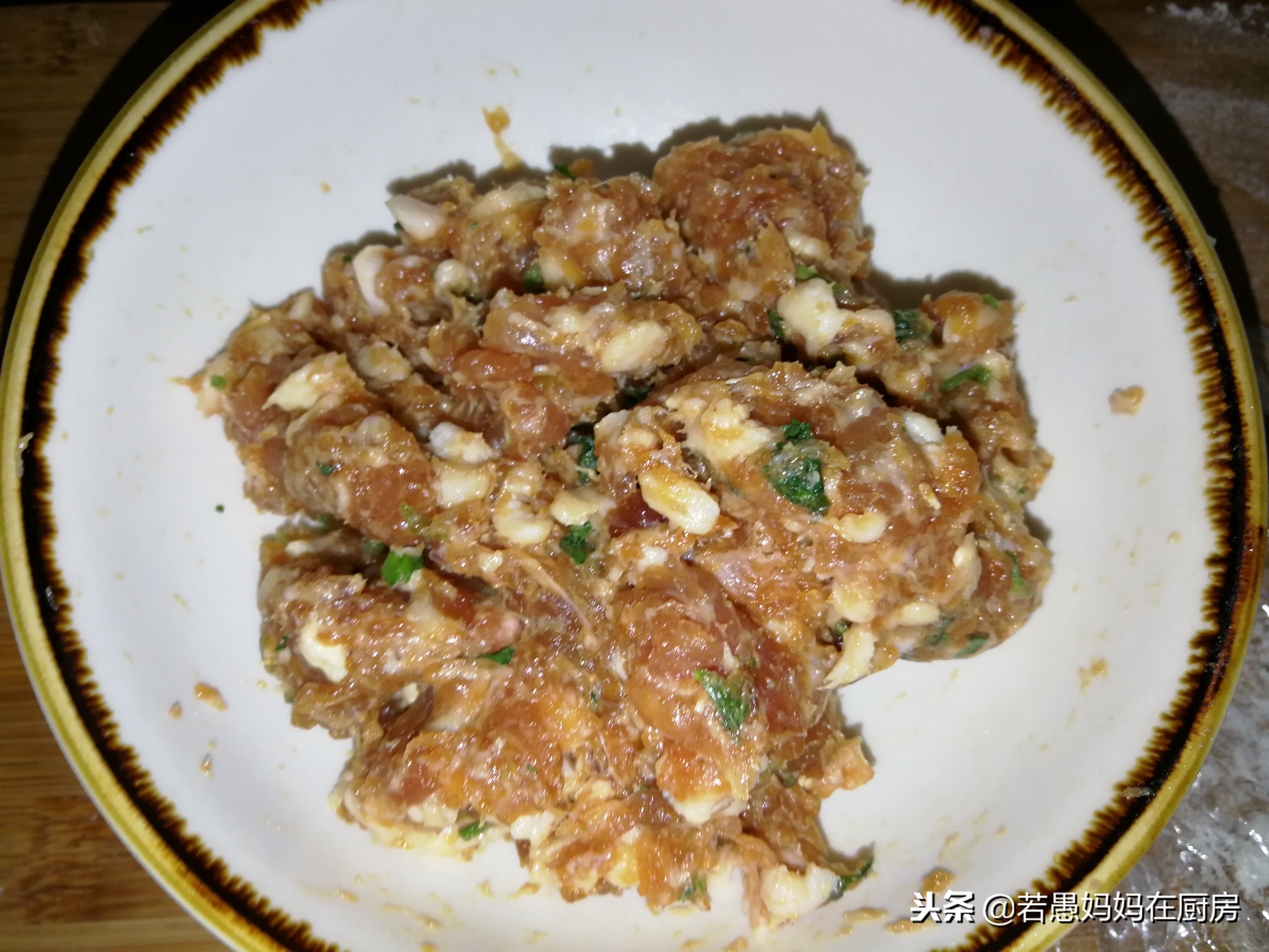 无褶子包包子手法教程,包大包子最简单怎么捏褶