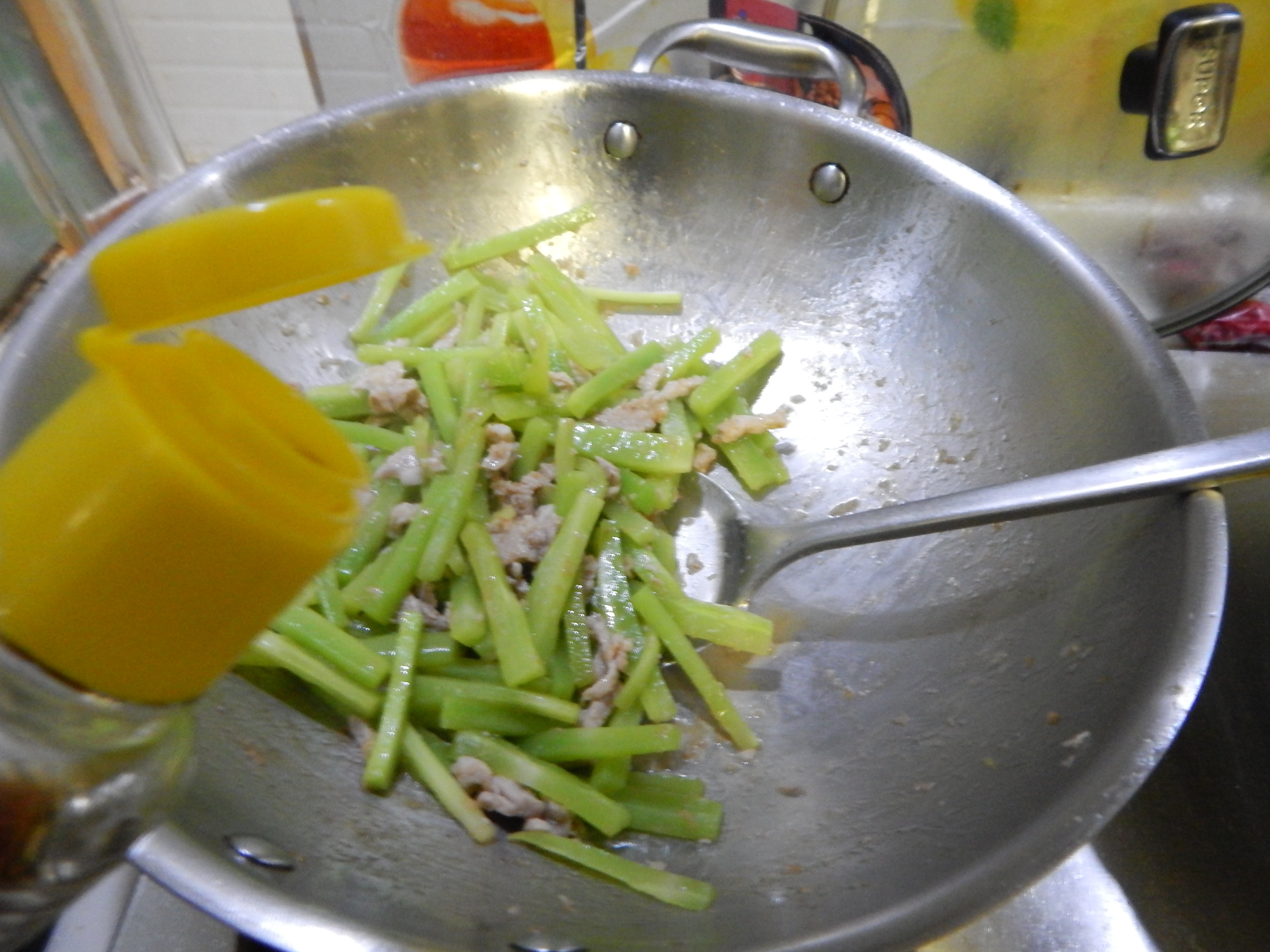 寒冬里吃什么菜好呢,冬天这道菜再贵也要吃补气又补脑