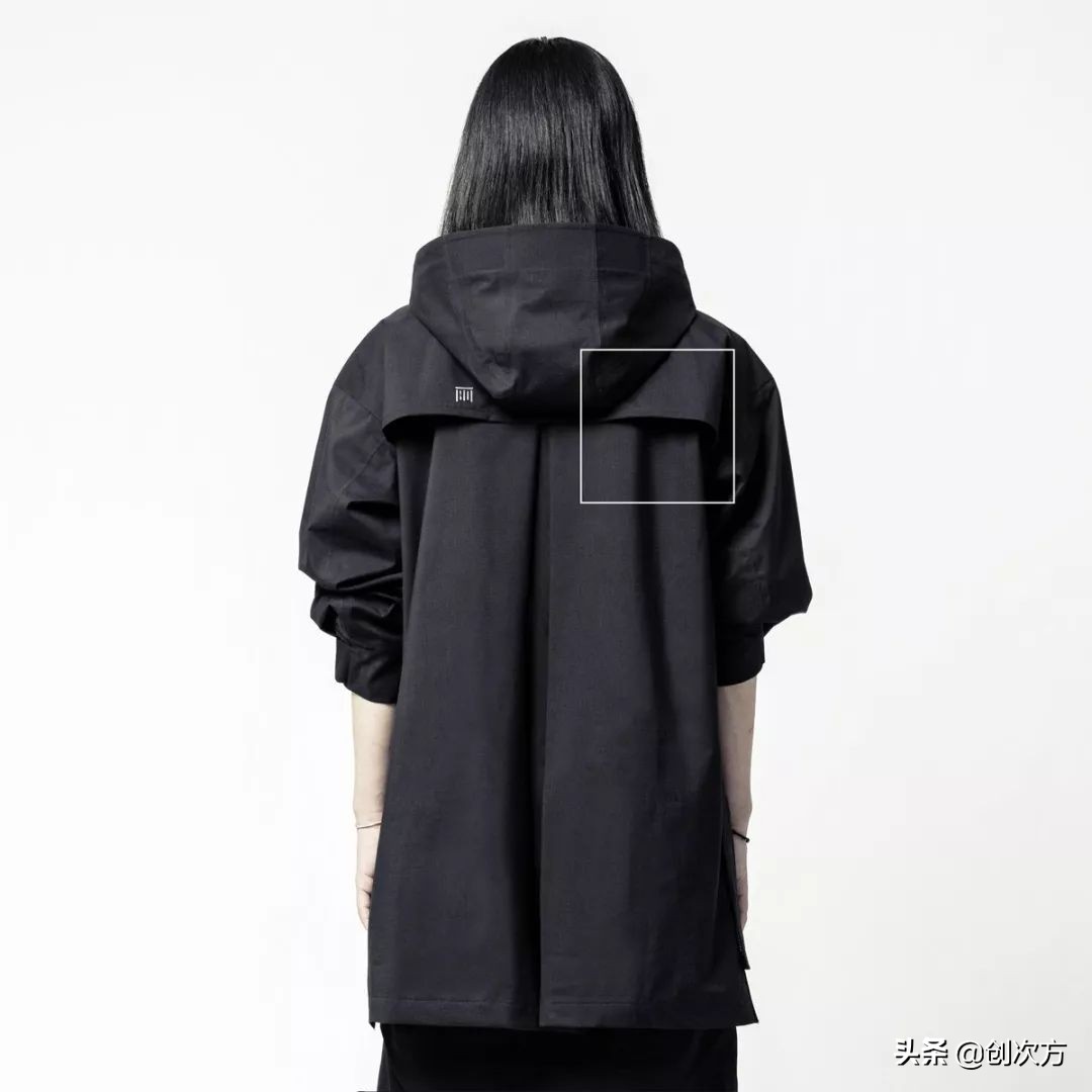 下雨可以穿漂亮的雨衣,下雨雨衣怎么穿不遮路