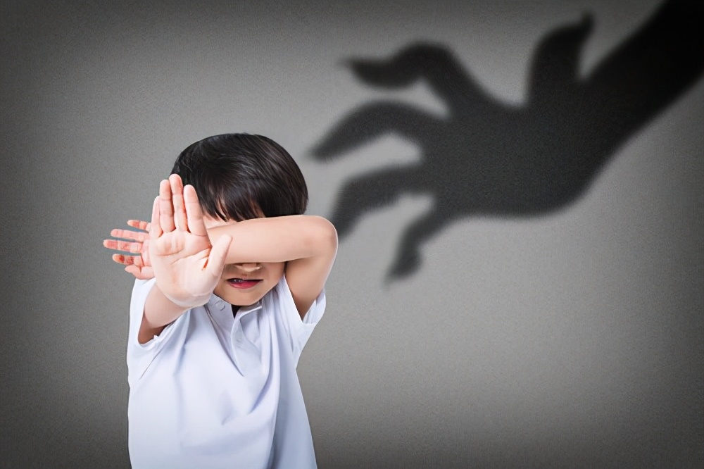 孩子越大越胆小怎么引导,家长应该如何让孩子克服恐惧
