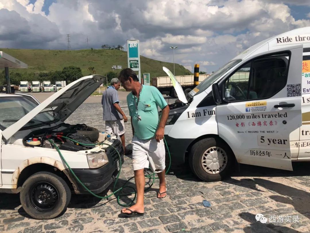 轮胎都不会换，樊玉虎却开车环游世界了六大洲