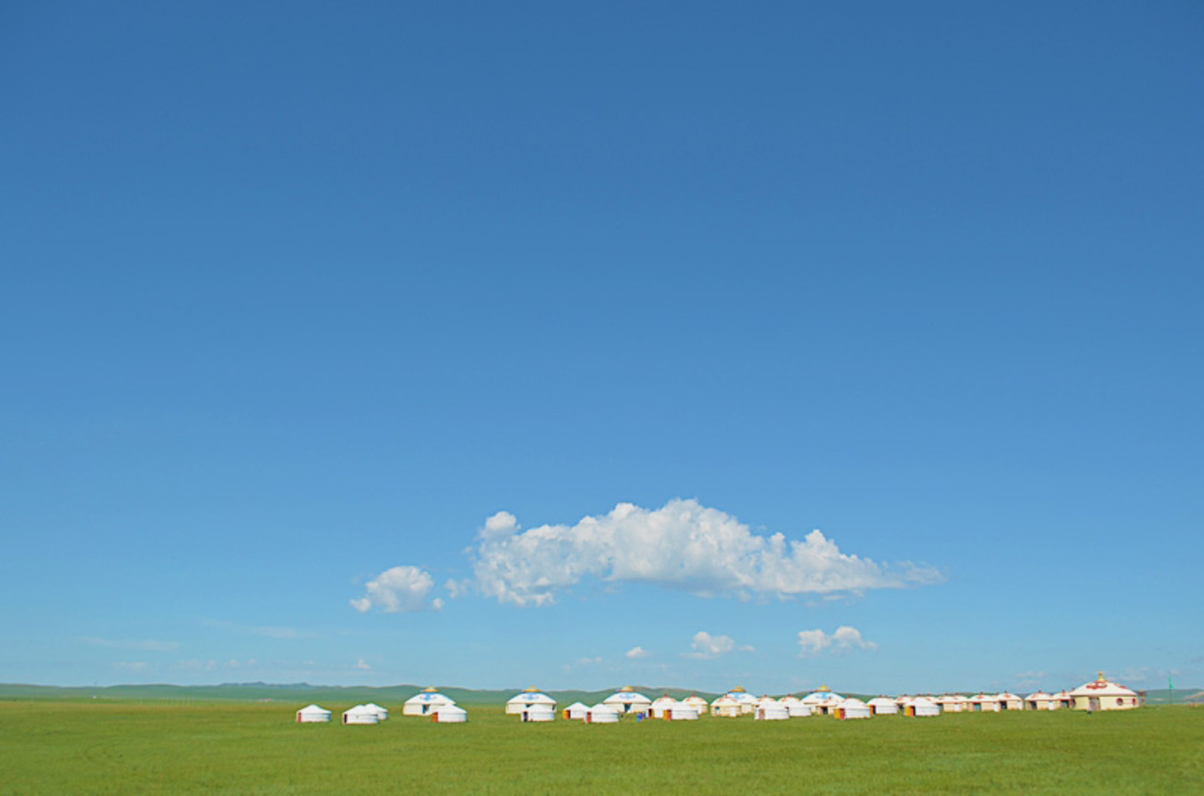 乌珠穆沁草原狼图腾,狼图腾草原魂歌曲