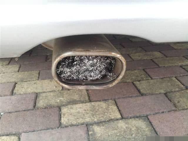 多次年检未通过，找来黄牛200一次就过，工作人员解释绝了