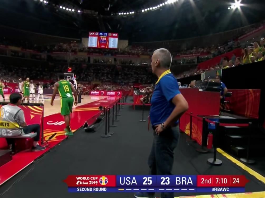 巴西啦啦队舞蹈燃爆全场,巴西闪电精彩表演视频