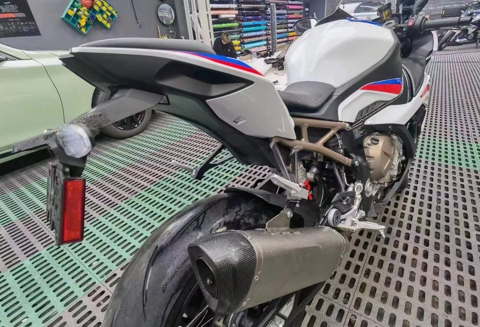 深度体验宝马s1000rr,为什么说宝马s1000rr新手都能骑