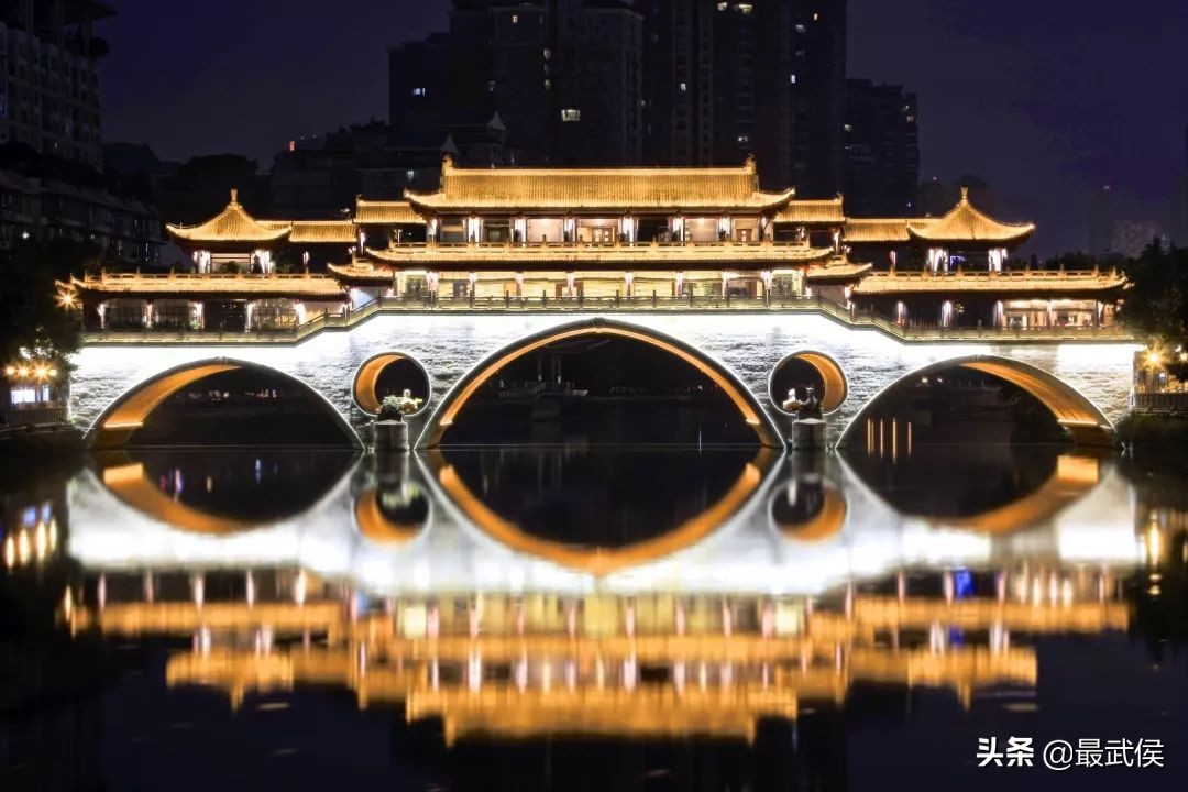 坐上地铁游成都,成都游记地铁