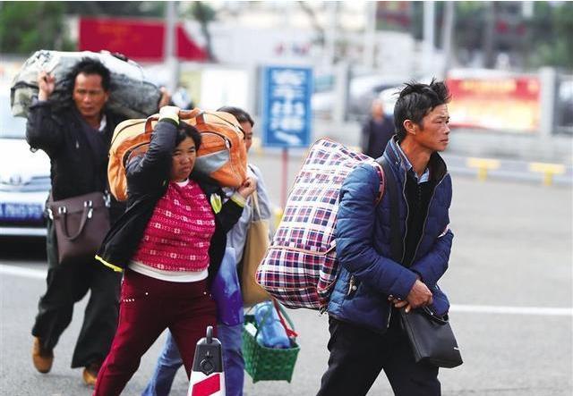 朔日不出门望月不回家是什么意思,古人讲七不出门八不回家的含义