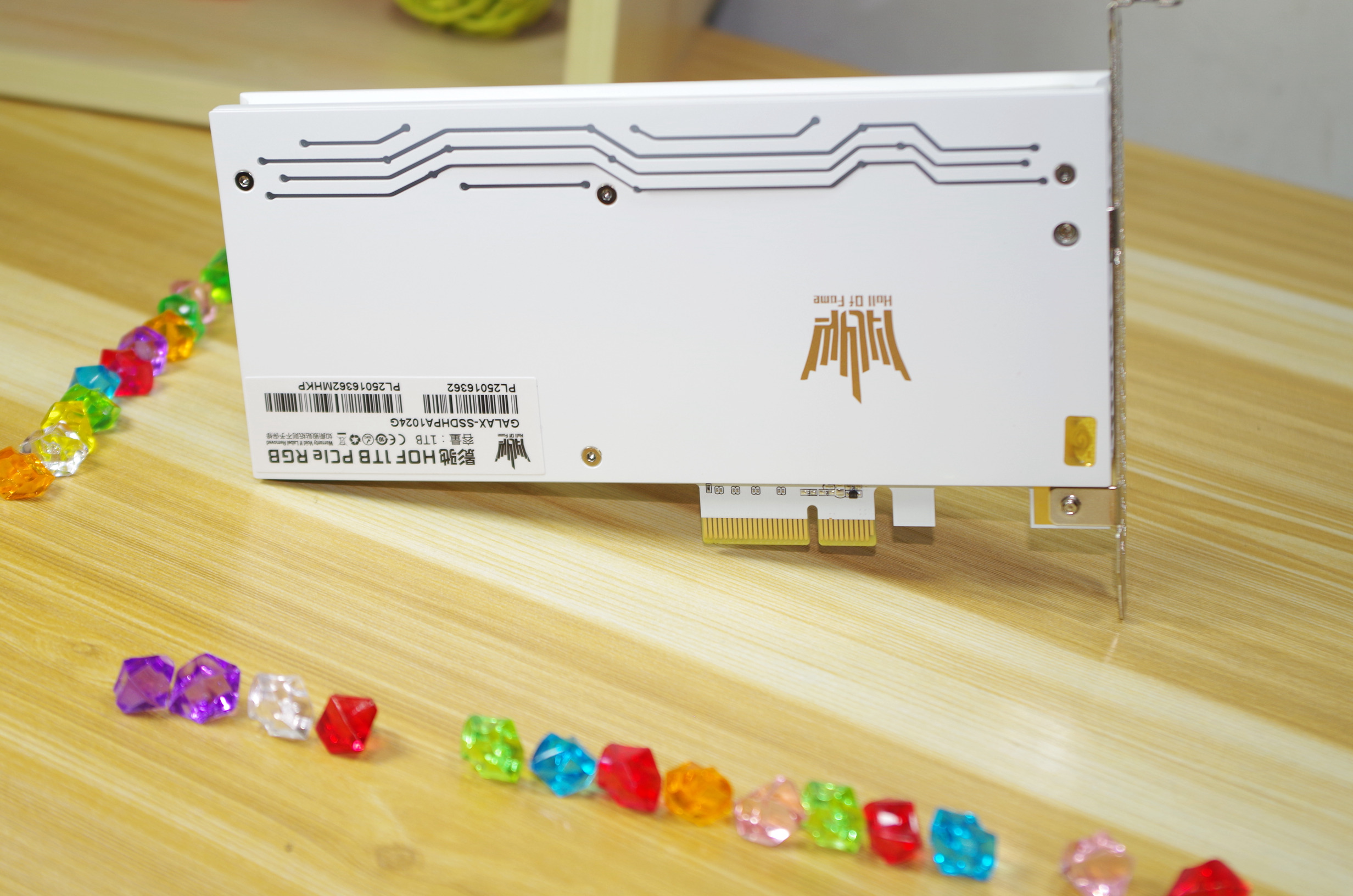 pcie插固态会占用显卡的通道么,pcie延长线对显卡性能测试