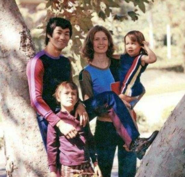 李小龙死后徒弟反应,李小龙临死前的怪异举动