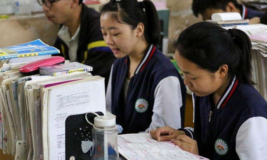 高三生压力大该如何进行心理调整,高三学生面临高考压力如何解决