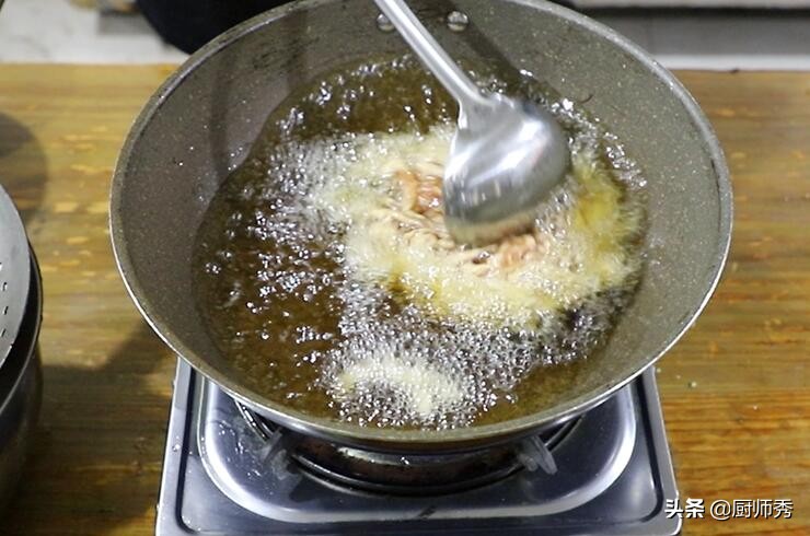 如何让炒肉丝变得细嫩,青椒炒肉丝怎么做光滑细嫩又好吃