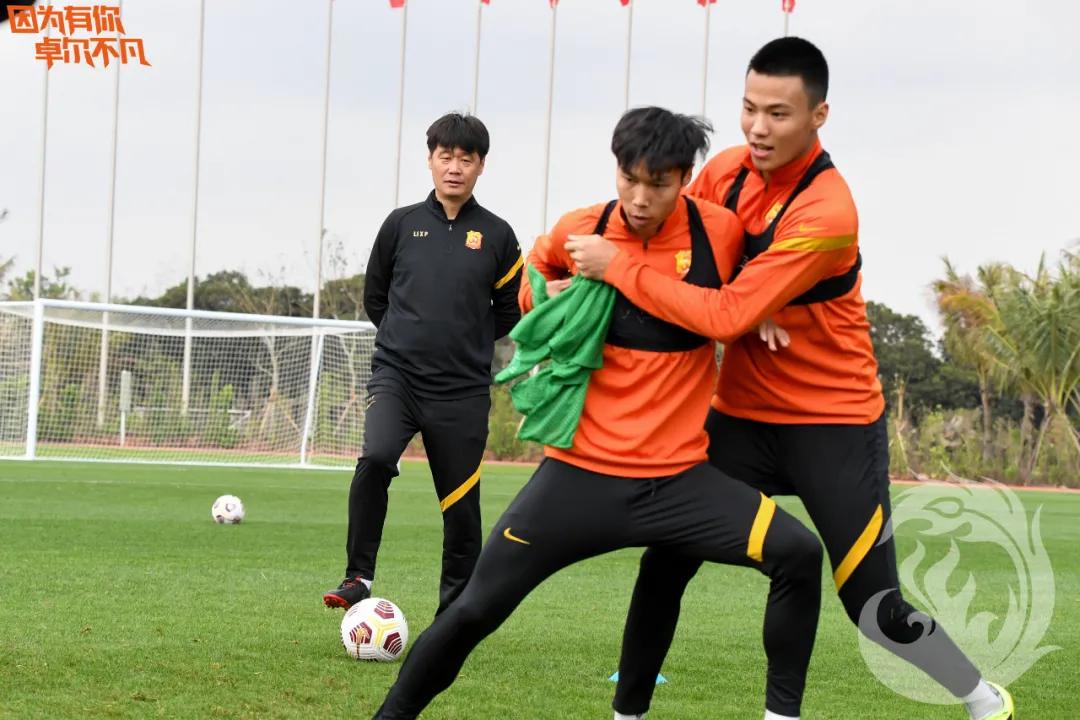 新兵训练开训动员,小队员赛前激励队友