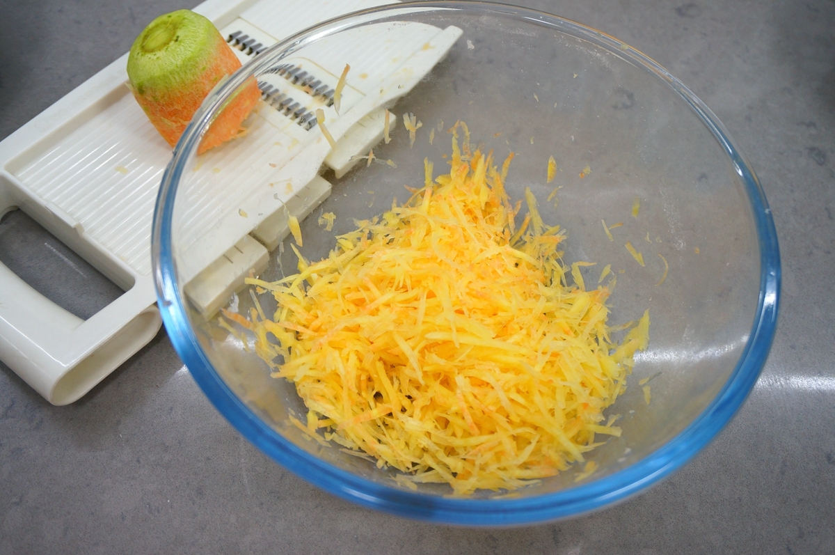 烫面胡萝卜面饺子,怎样和饺子面软而筋道