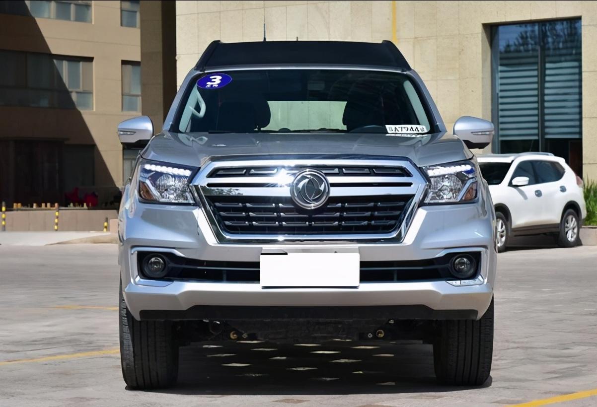 全新日产帕拉丁造型非常硬朗霸气,日产新款帕拉丁2023