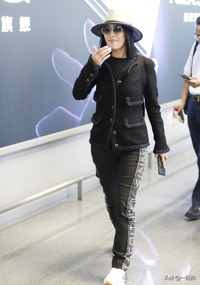 歌坛一姐那英一笑而过,那英歌坛一姐