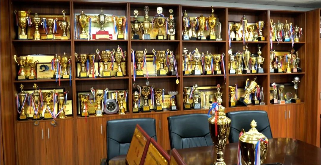 珠海市红旗中学：扛起人生的红旗