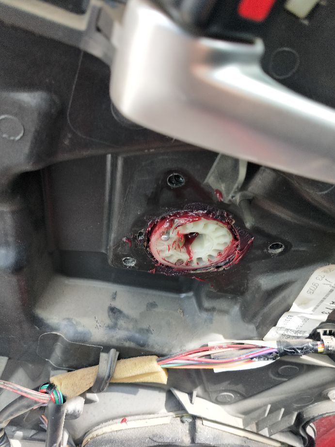 马自达6轿跑不自动落锁,马自达6手动落锁功能