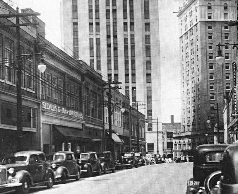 黑人天生自甘堕落？看看被美国白人摧毁的“黑人华尔街”吧