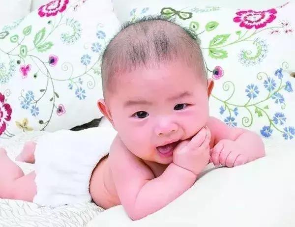 宝宝肌肤的保养知识,宝宝肌肤怎么护理