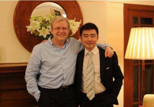 从央视名嘴到阶下囚,芮成钢“被意外死亡”,一手好牌打的稀烂