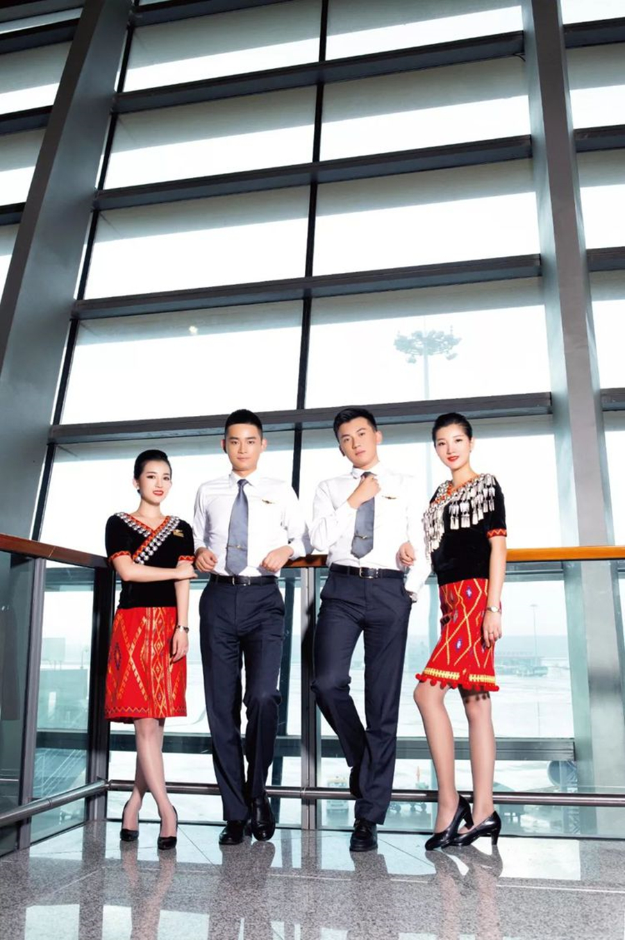 中国国际航空历代空姐制服,瑞丽航空空姐制服