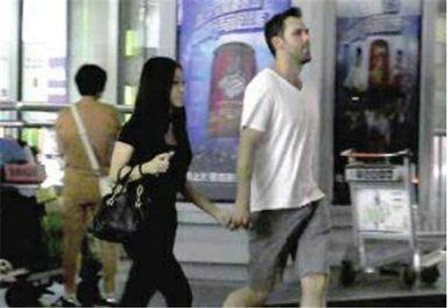 张艺谋大女儿张末两度嫁外国人,张艺谋女儿张末离婚原因