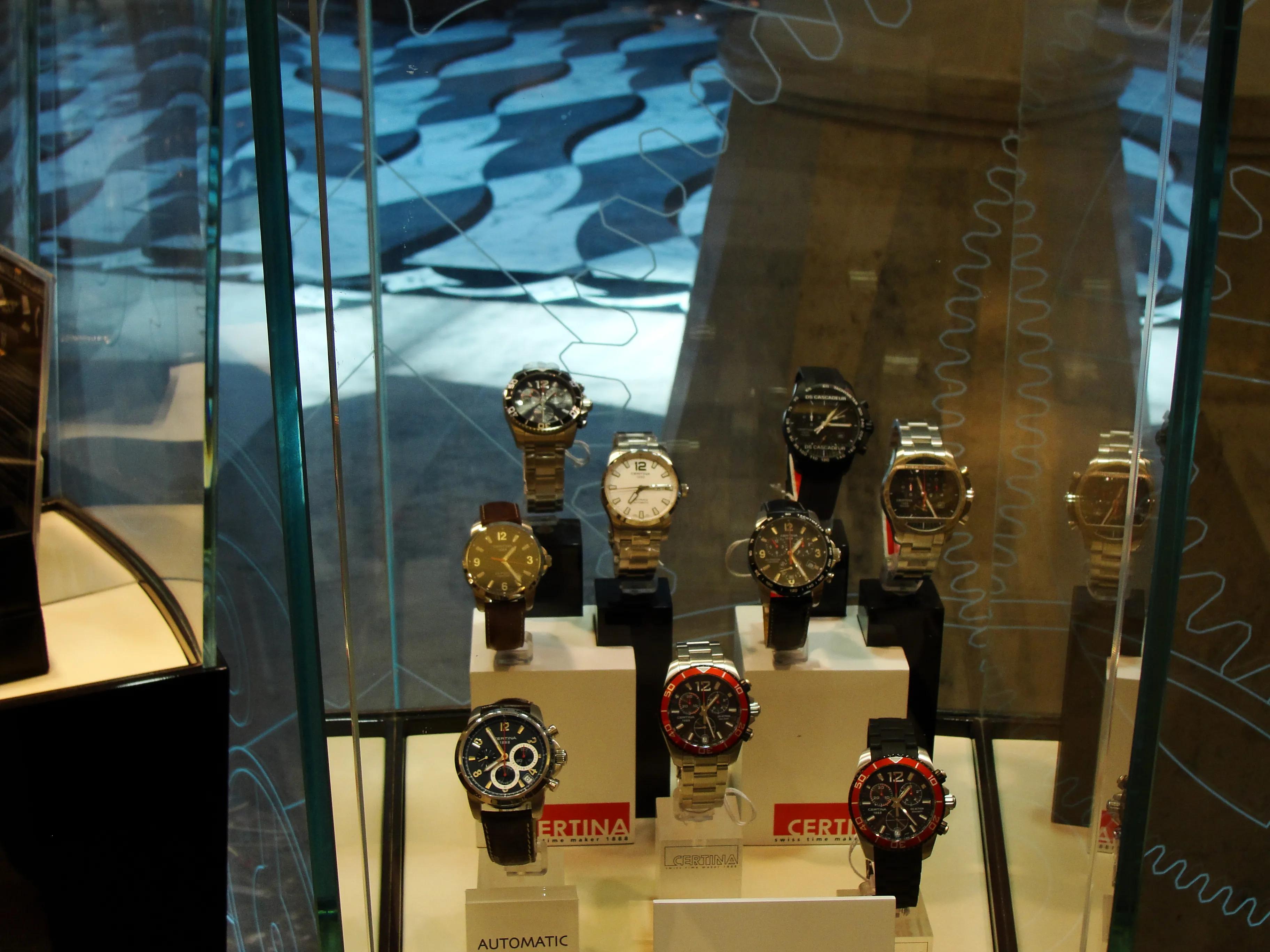 迪拜与香港对比,让人叹为观止的迪拜