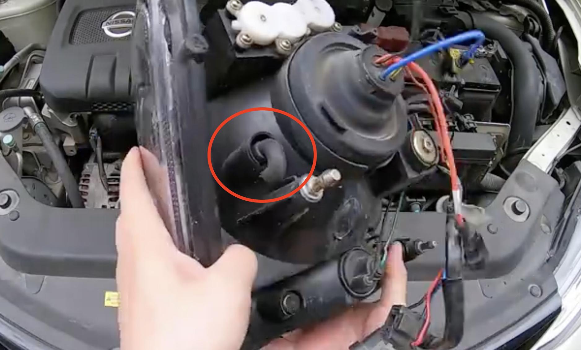 车灯进水起雾解决方法,宝马5系车灯进水起雾