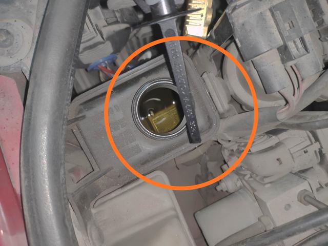 奥迪助力泵异响怎么解决,18年奥迪a4方向助力失效