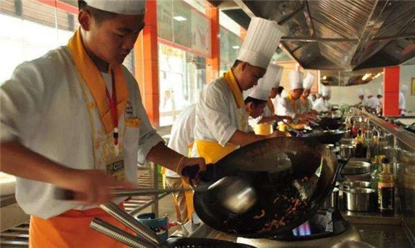 为什么南方厨师用锅,为什么厨师用的锅没把手