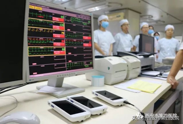 【四院好医生】“黑猫女警”撑起ICU的一片天！干得漂亮！