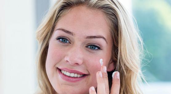 脸颊敏感红干怎么护肤,脸上敏感有红血丝怎么修复