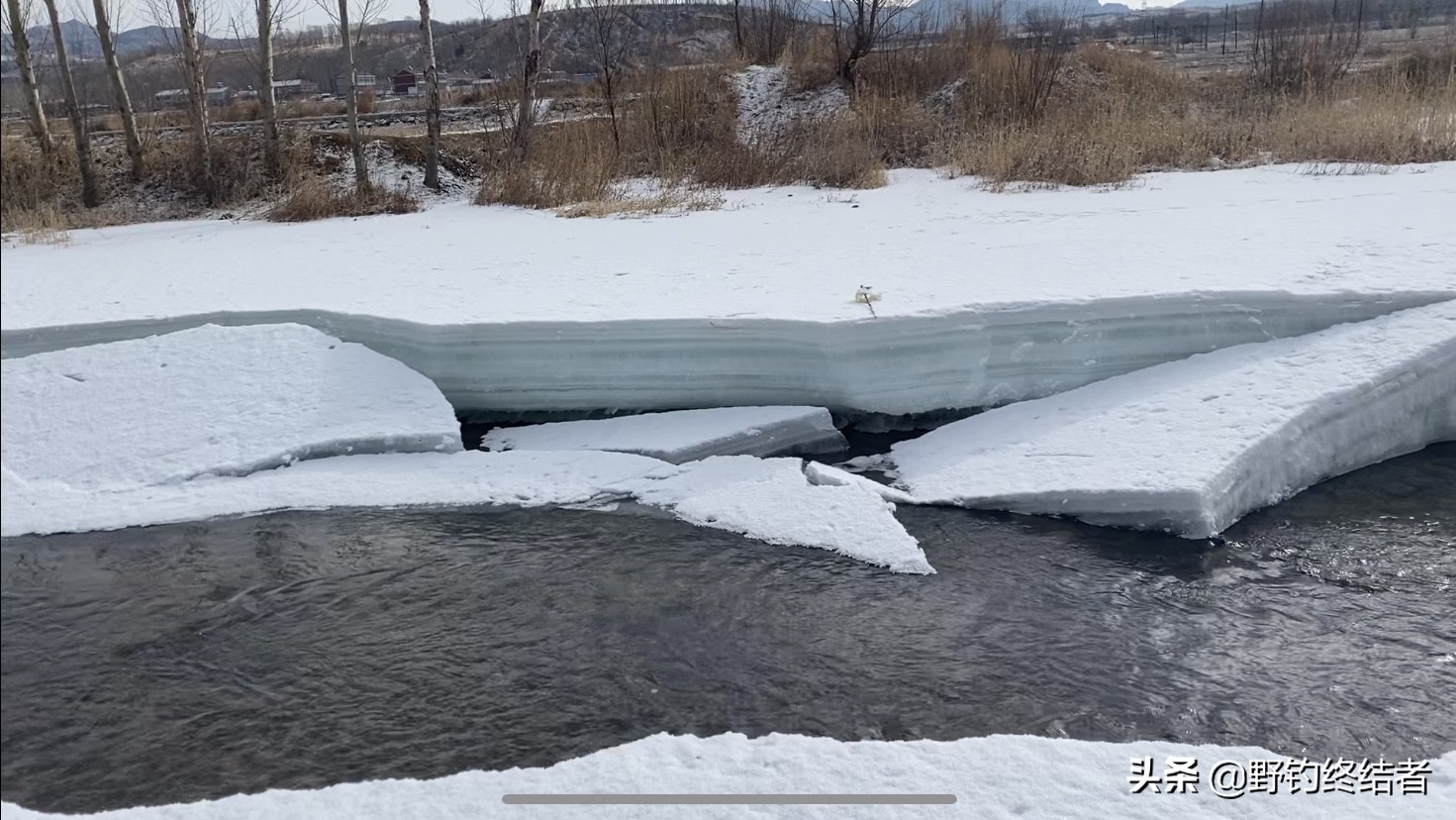 野钓碰到水下高压电,野外夜钓遇到电工