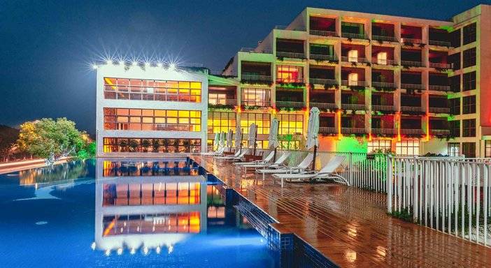 苏州太湖一顶级豪华度假酒店开业，奢享湖光月色，泡露天温泉
