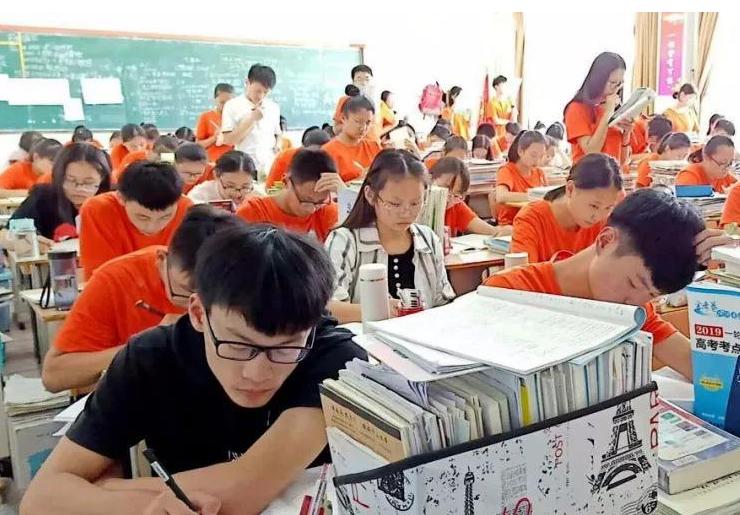 高考志愿被录取不想去学校怎么办,高考志愿录取不好的专业怎么办